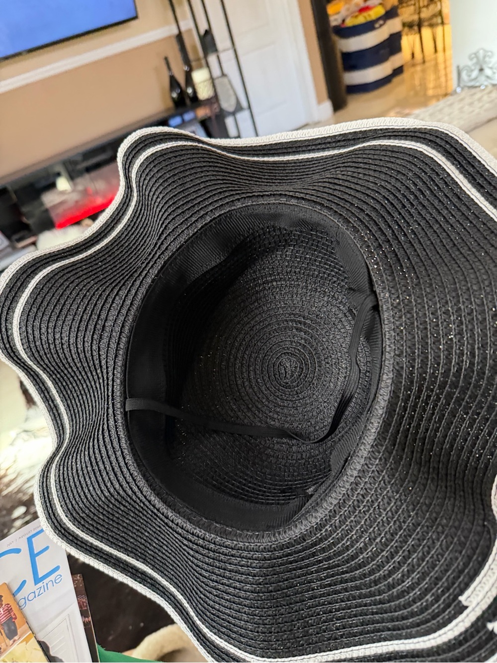 Elegant Black Wide-Brim Pearl Trim Sun Hat with Floral Accent - Picture 7 of 7